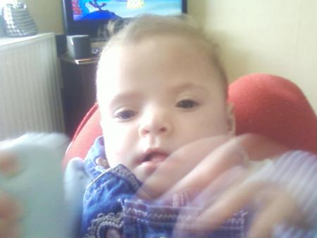 mon bebe naomie 8 mois